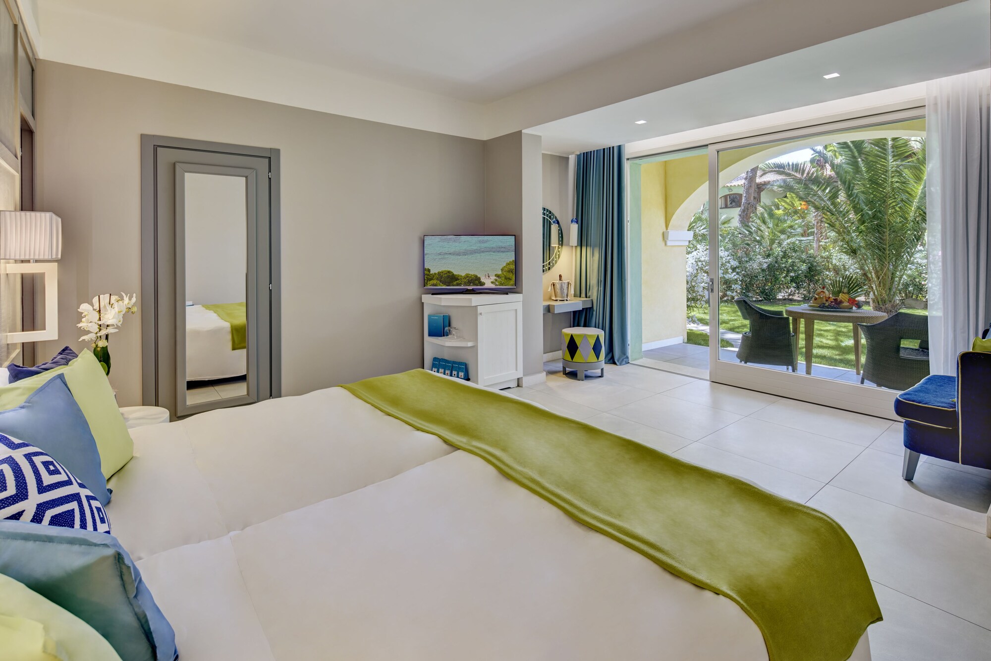 DELUXE, GARDEN VIEW, GARDEN AREA