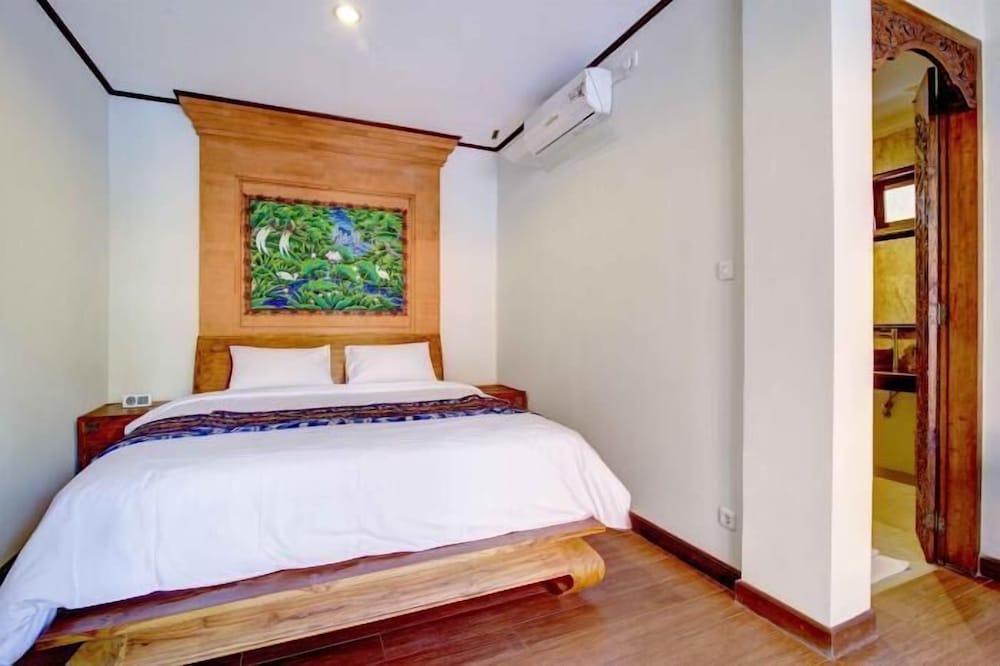 DELUXE, DOUBLE OR TWIN BED, POOL VIEW