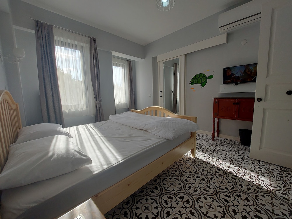 Alada Garden Bozcaada 3/32