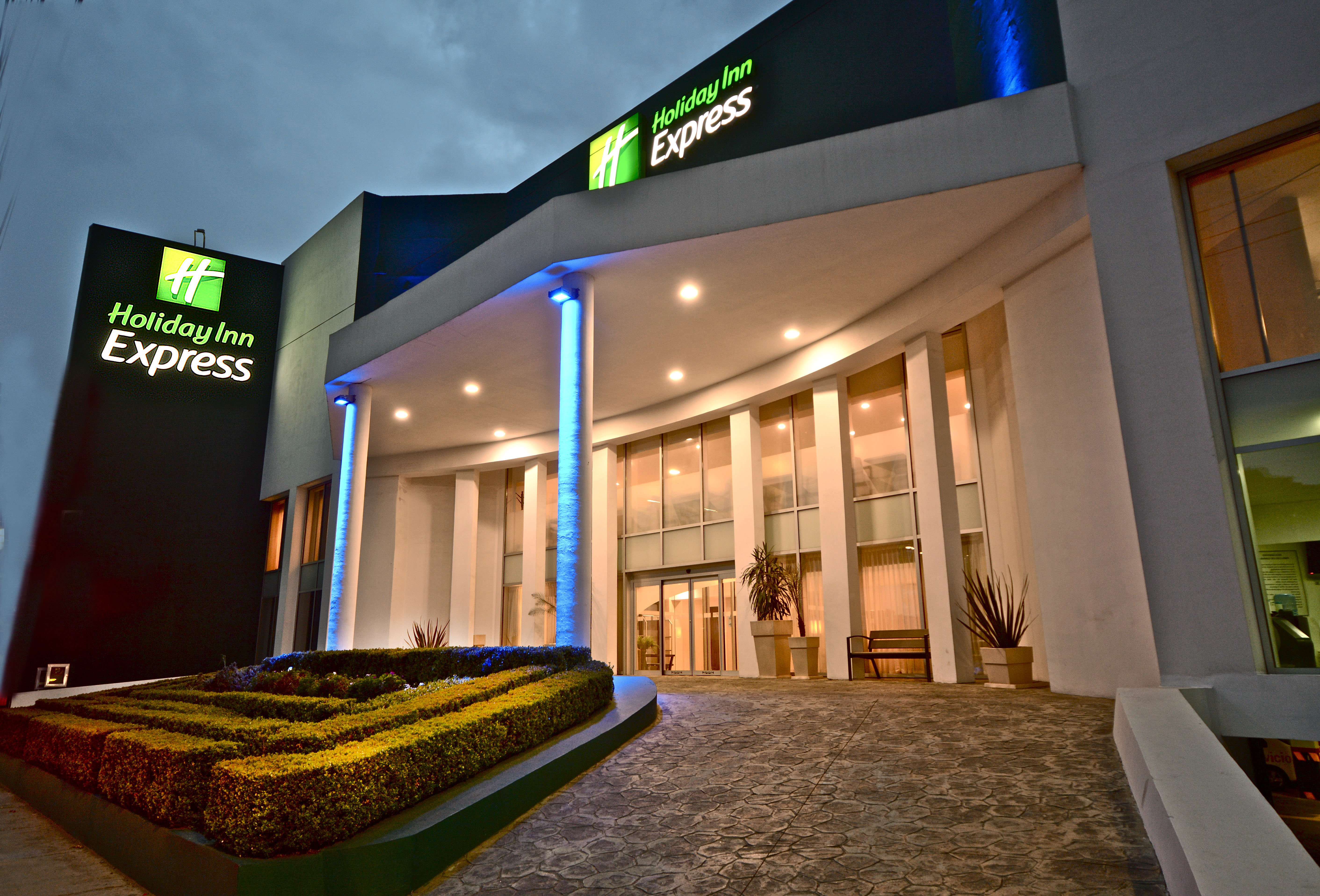 Holiday Inn Express Toluca 5/48