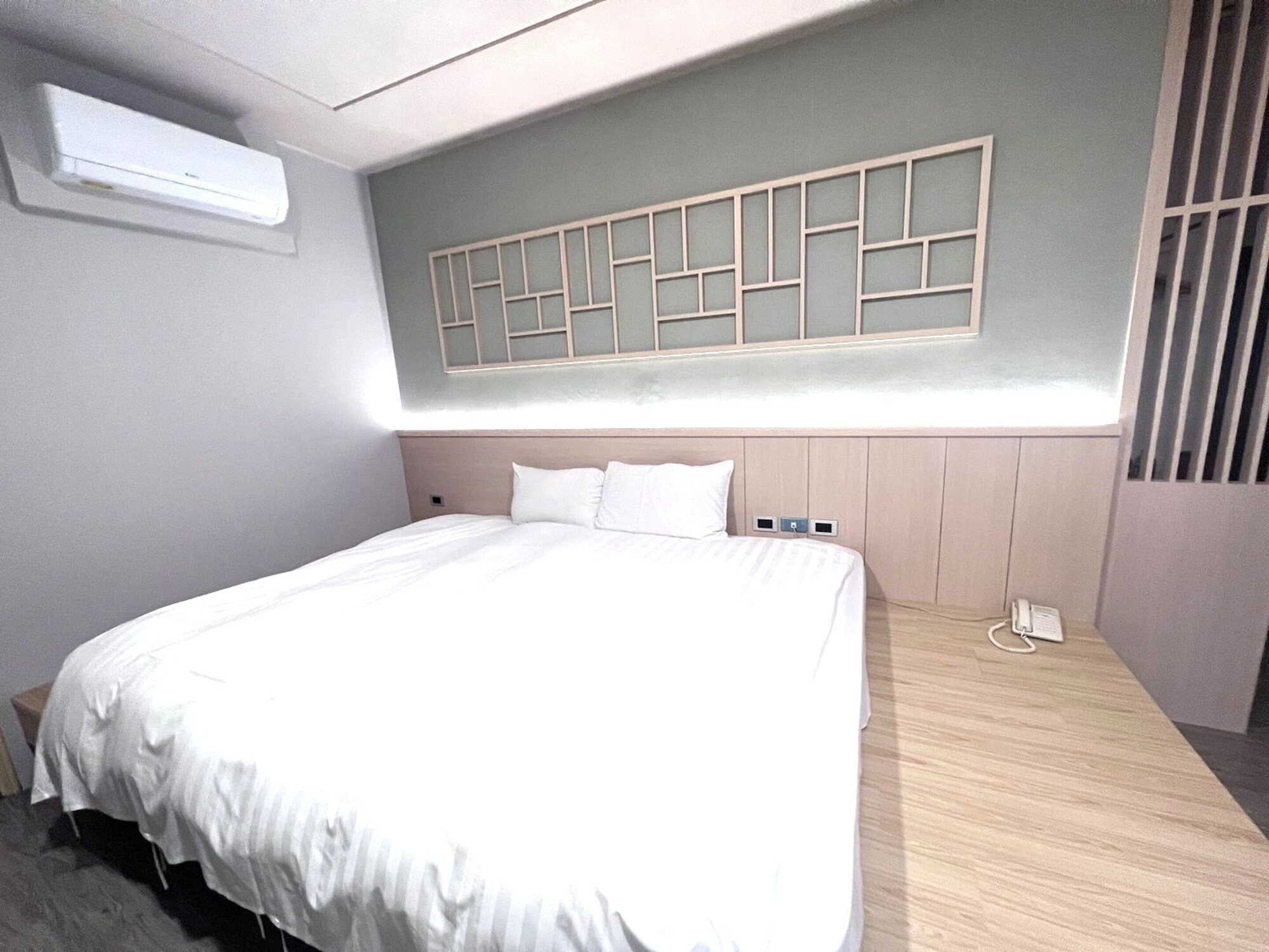 SUPERIOR, DOUBLE BED