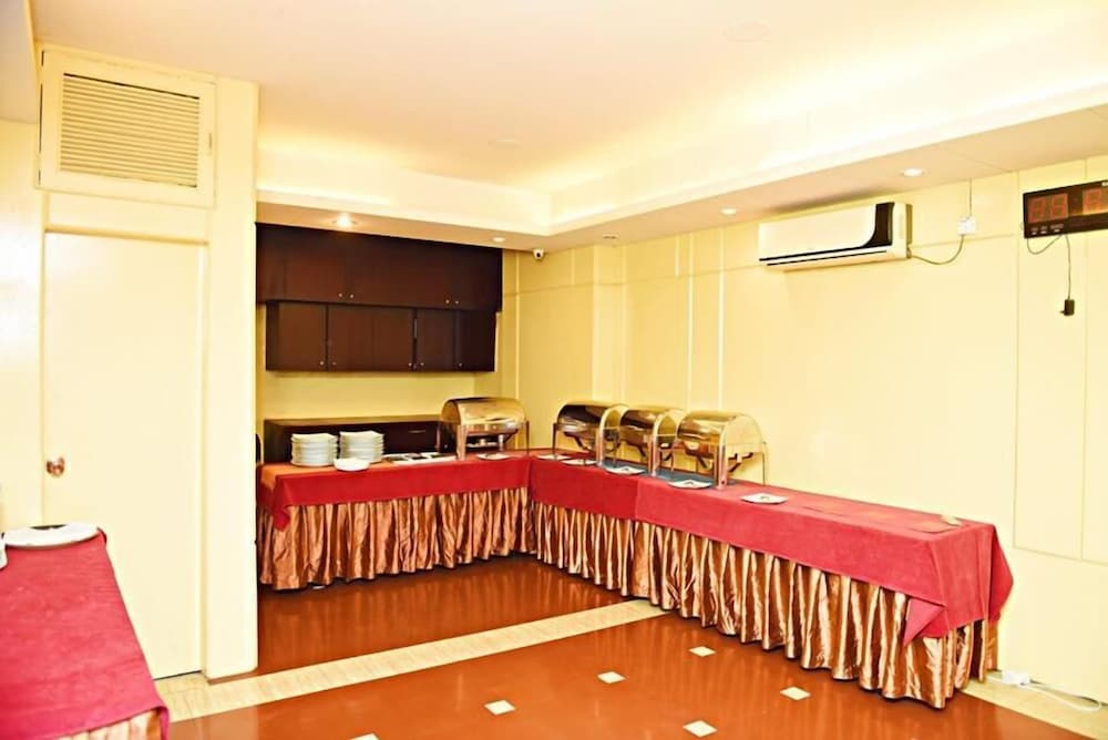 West Park Inn 14/21