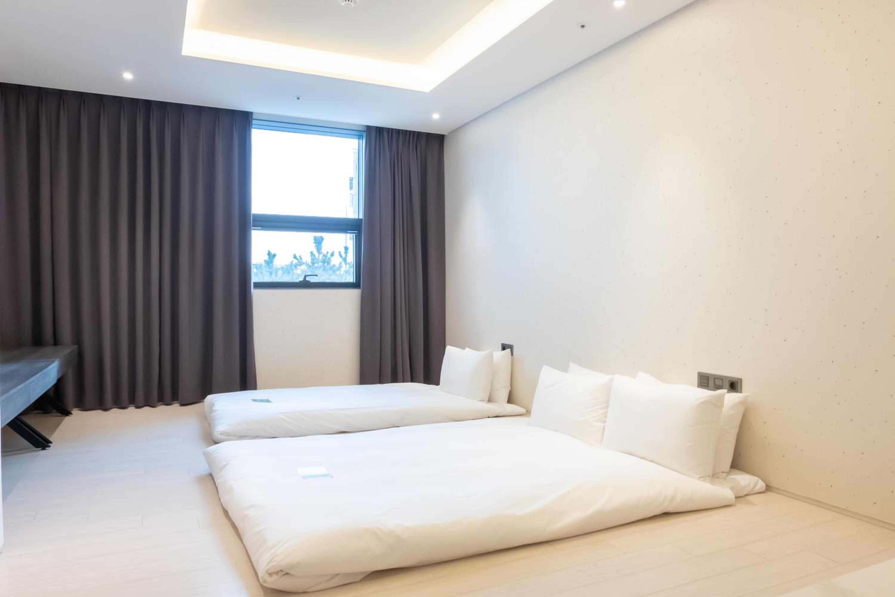 ONDOL, SUITE, CORNER
