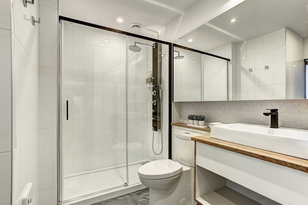 Pierce Boutique Apartments 71/73