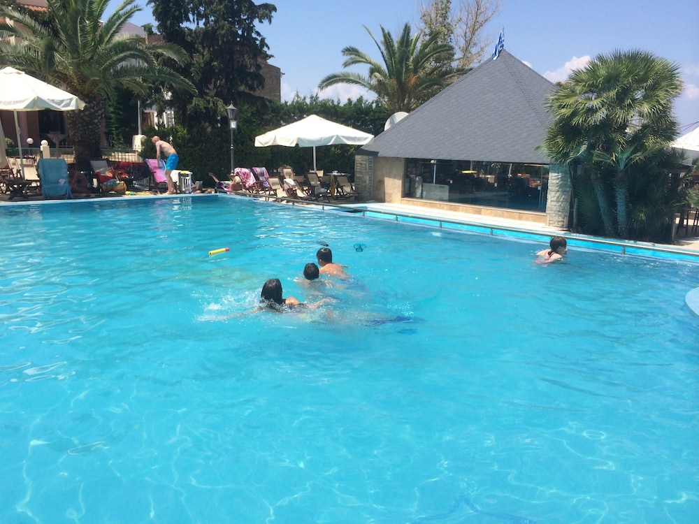 Naias Beach Hotel 30/43