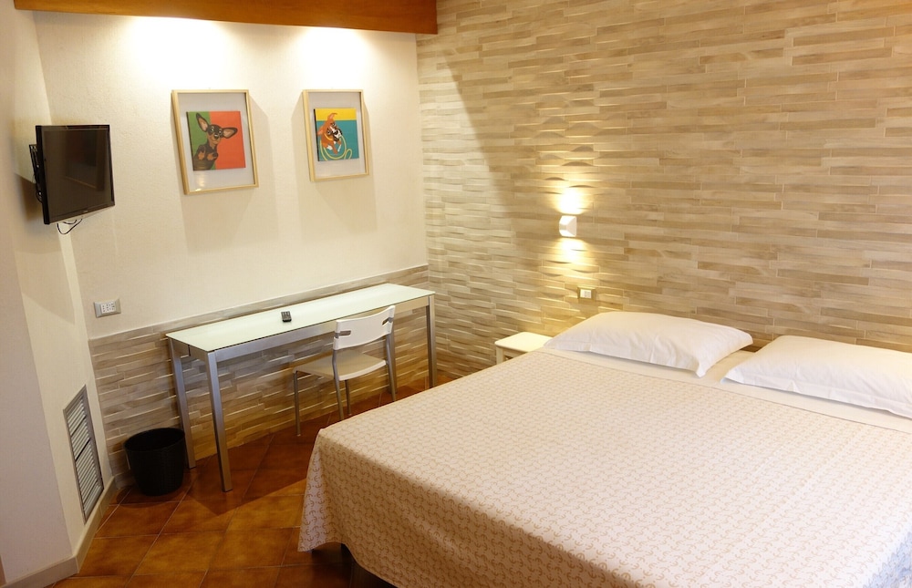 1 BEDROOM, COMFORT, TRIPLE, ACCESSIBLE