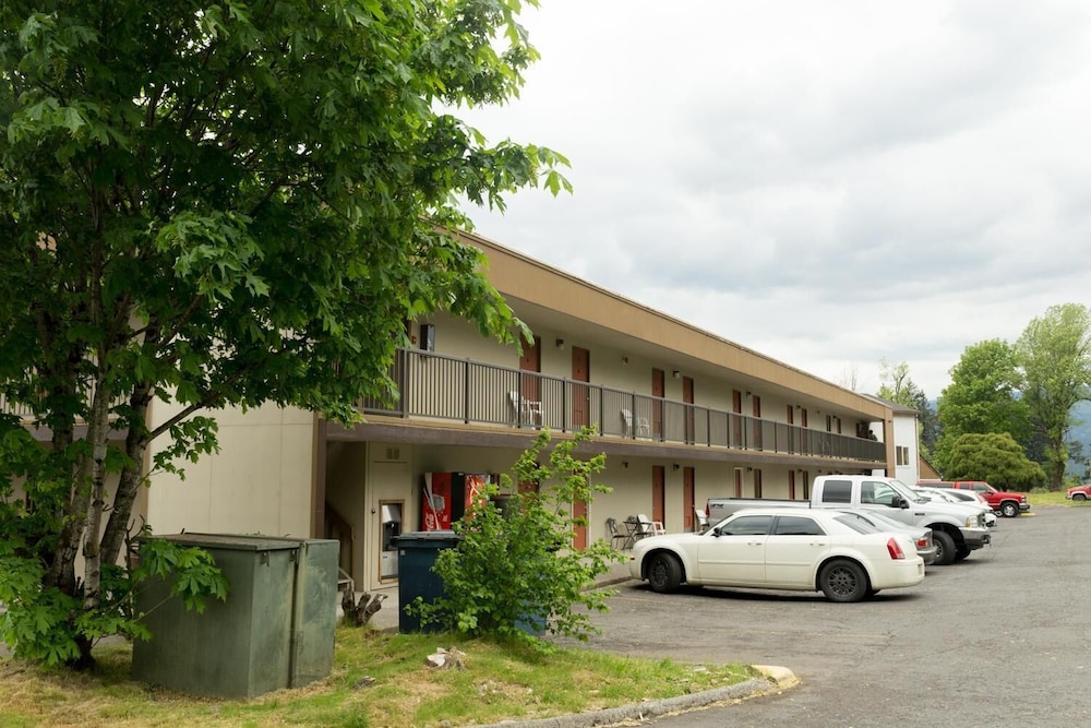 Columbia Gorge Inn 3/57
