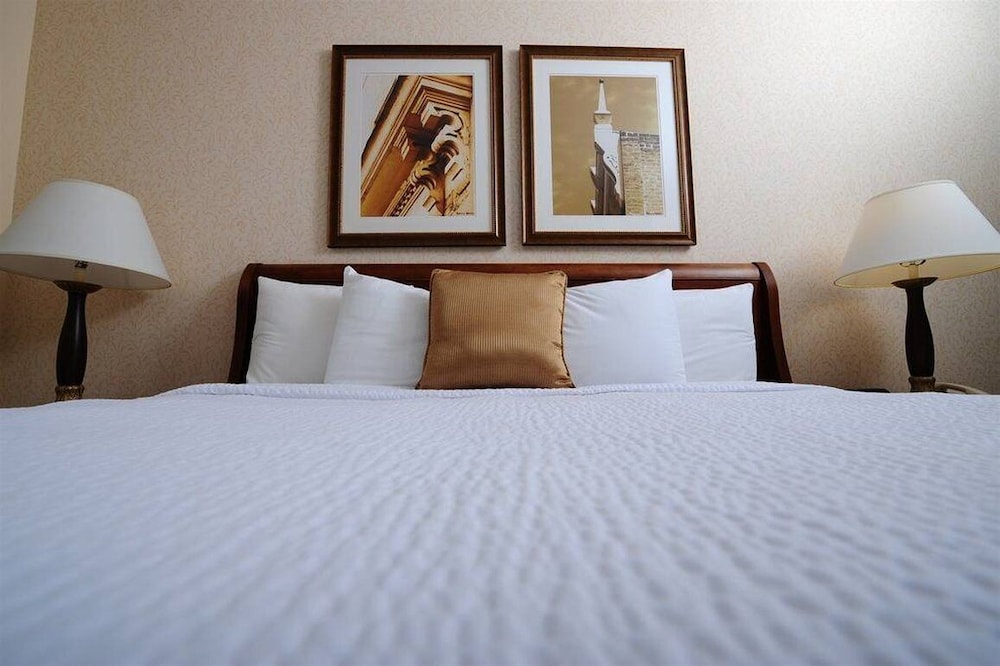 Hotel 24 South 15/59