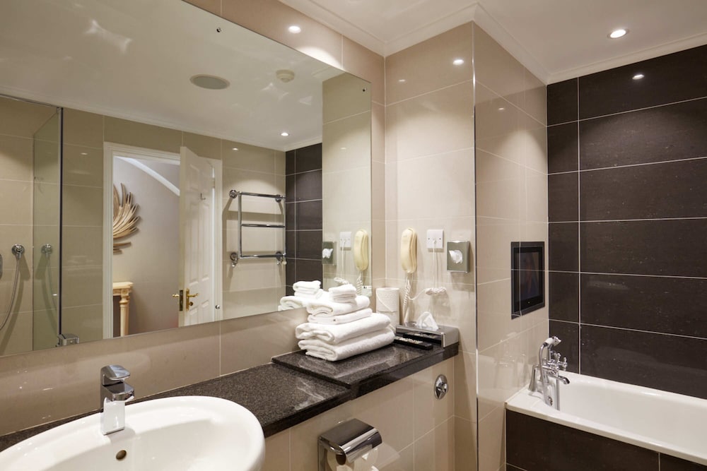 MANOR HOUSE COUNTRY HOTEL 56/56