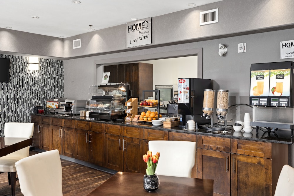 Home Inn And Suites Swift Current 44/60
