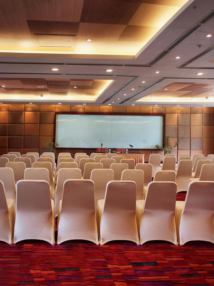 Quest Hotel Simpang Lima Semarang 43/60