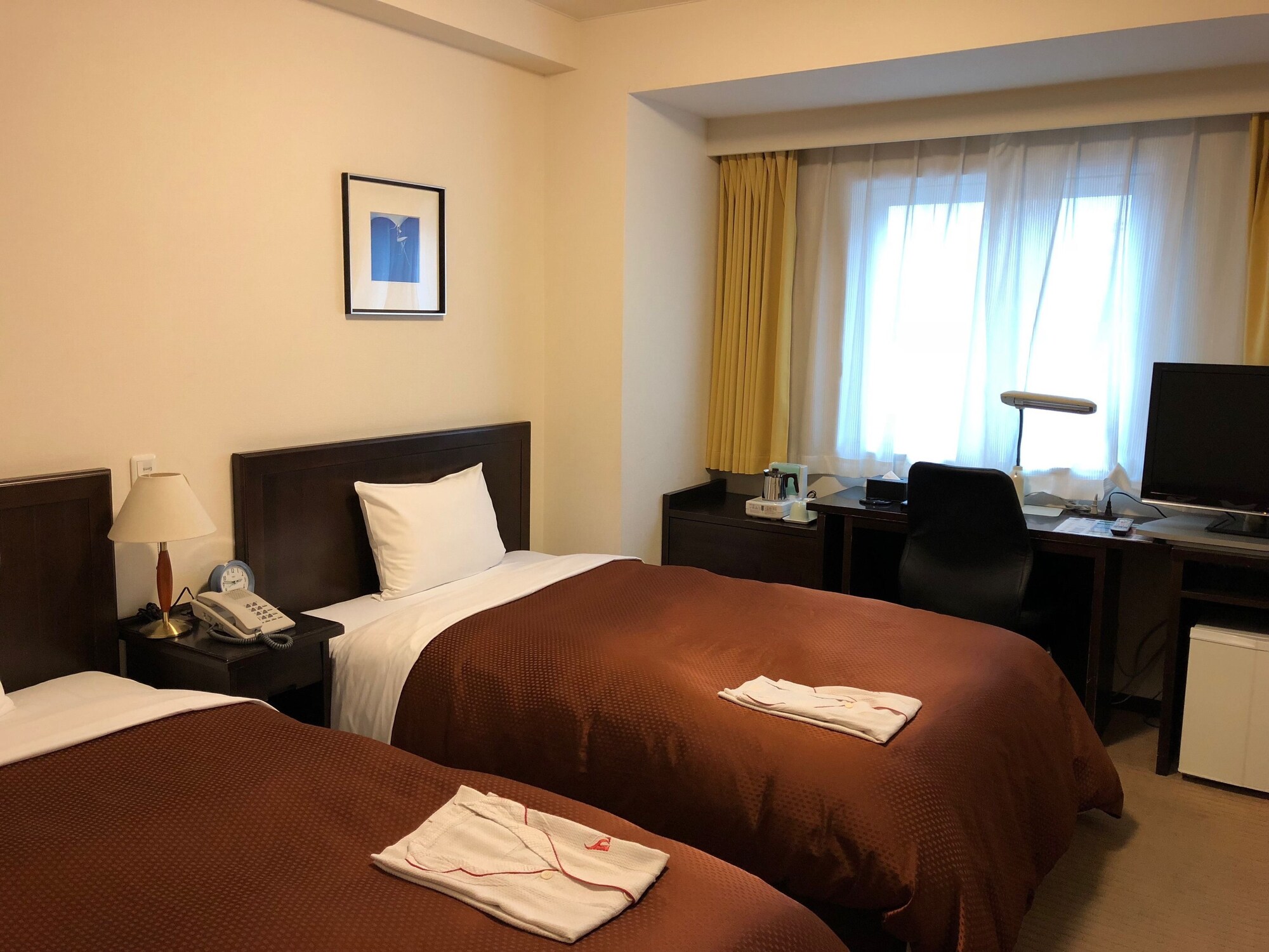 ROOM, TWIN BEDS, SMOKING