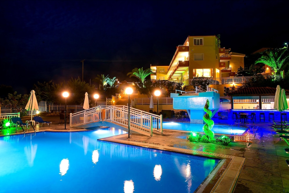 Diamond Hotel 3/50