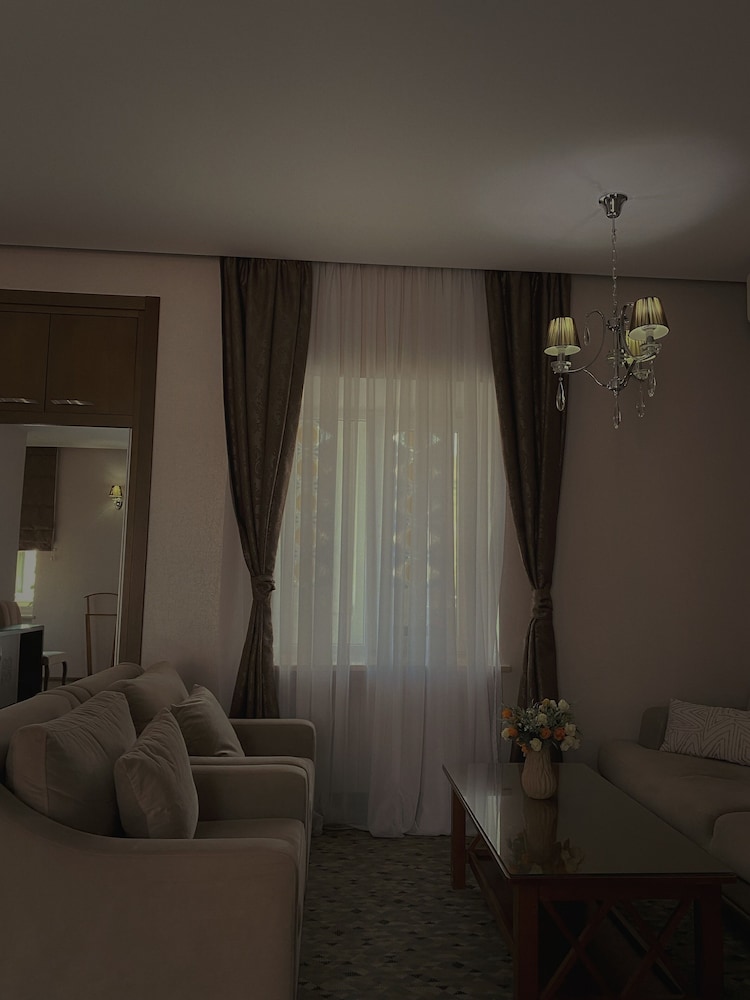 Old Metekhi Hotel 30/50