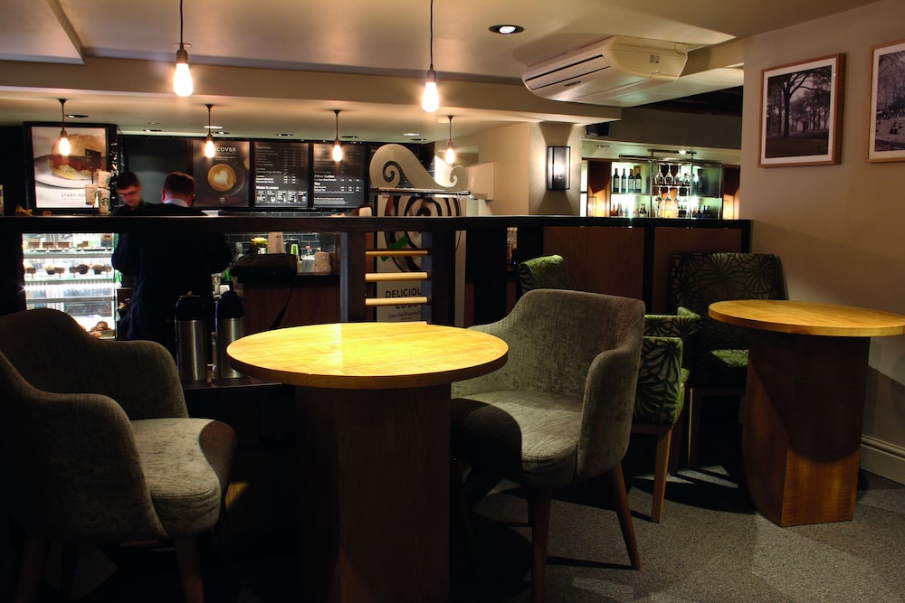 Lodge at Bristol 38/48