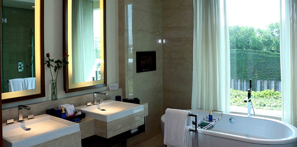 Luxury, Suite