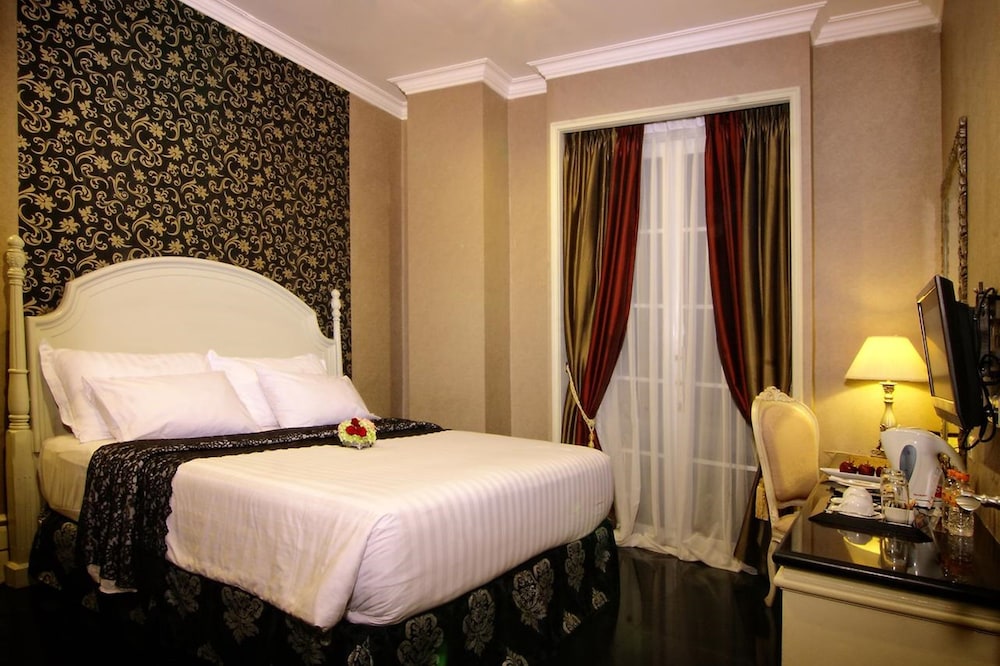 Gh Universal Bandung 24/50