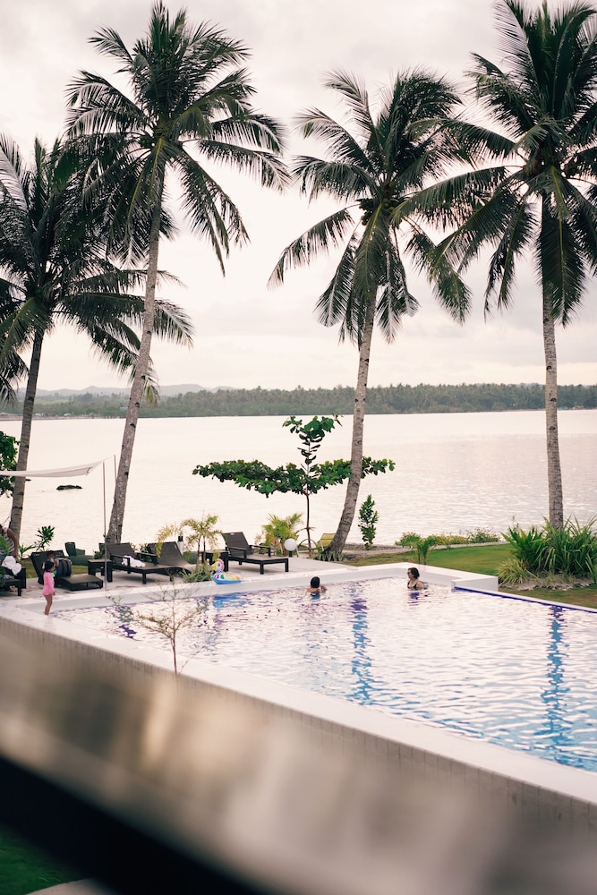 Ocean 101 Beach Resort 40/50