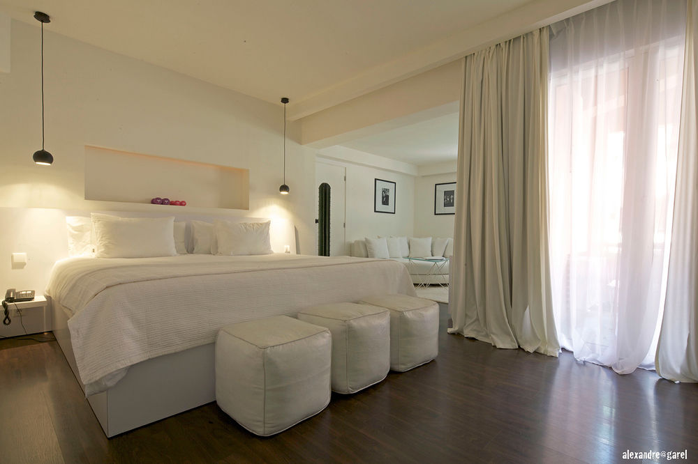 EXECUTIVE, SUITE