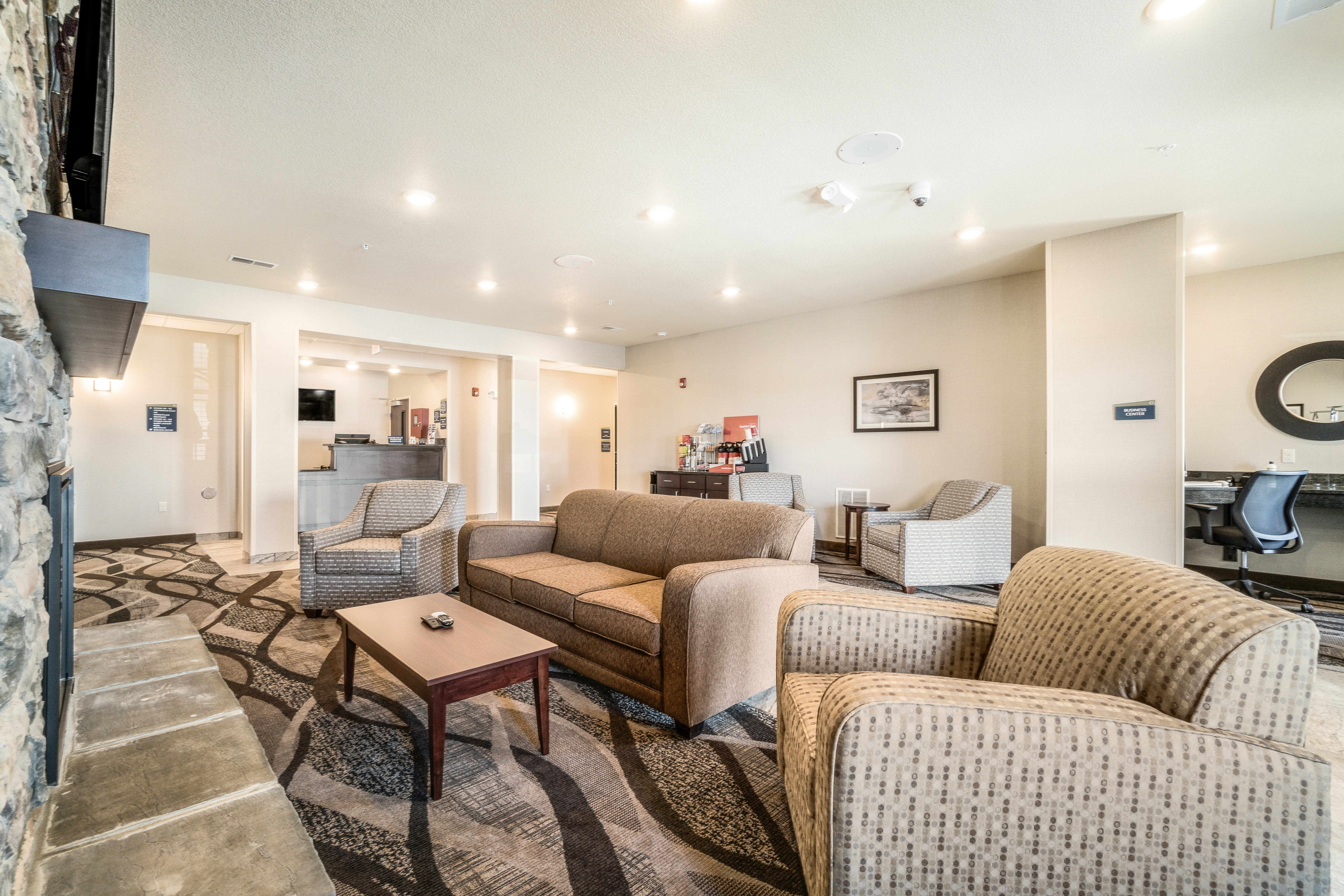 Cobblestone Hotel & Suites - Newport 44/61