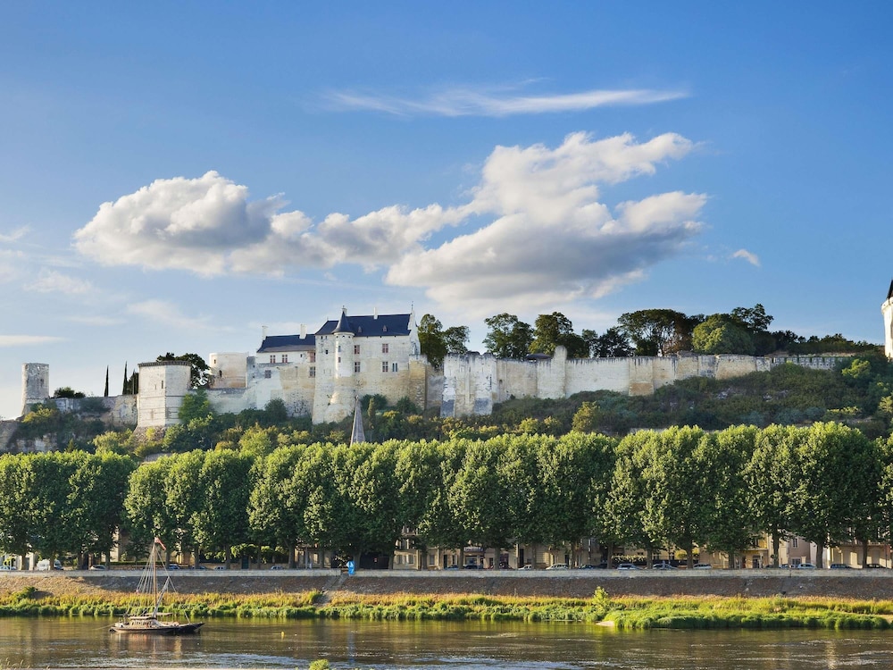 IBIS STYLES CHINON 63/67