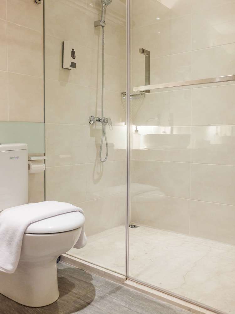 Juno Hotel Jatinegara 18/49