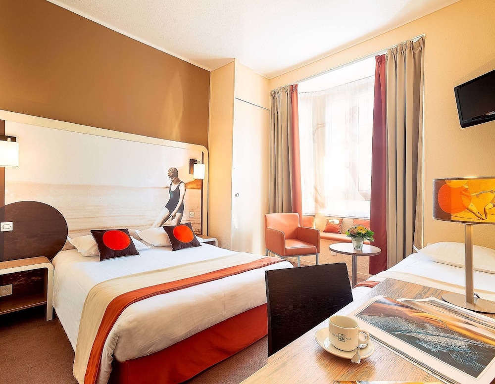 Hotel Red Fox 7/61