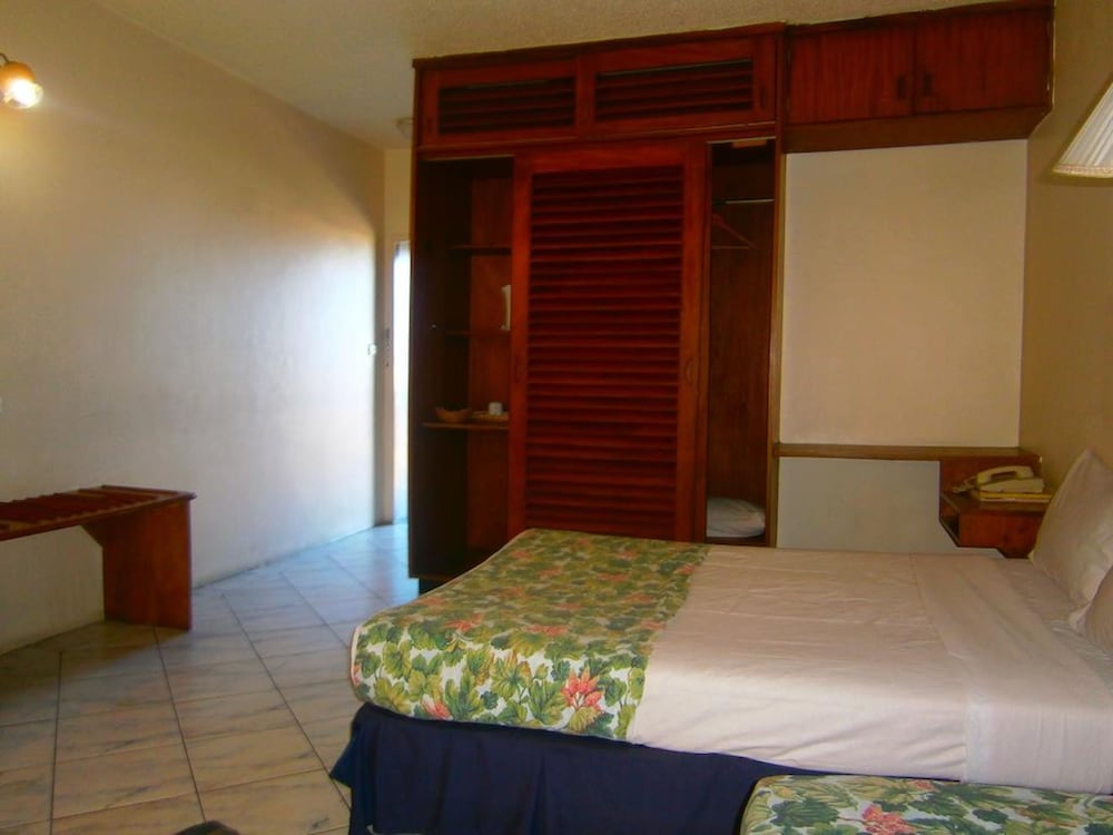 Southern Cross Hotel Fiji 17/57