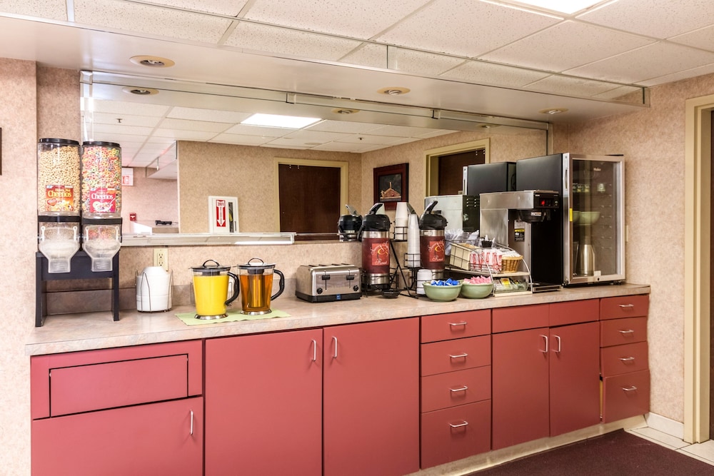 Red Roof Inn Morehead 11/56