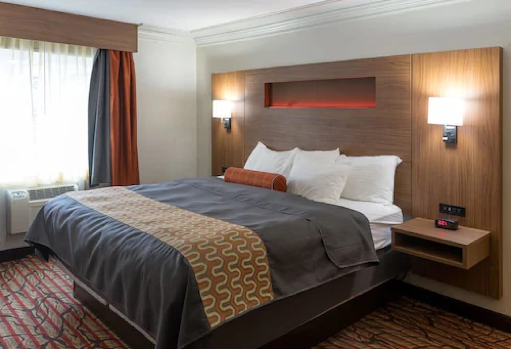 Kalika Hotel Niagara Falls Downtown NY 8/28