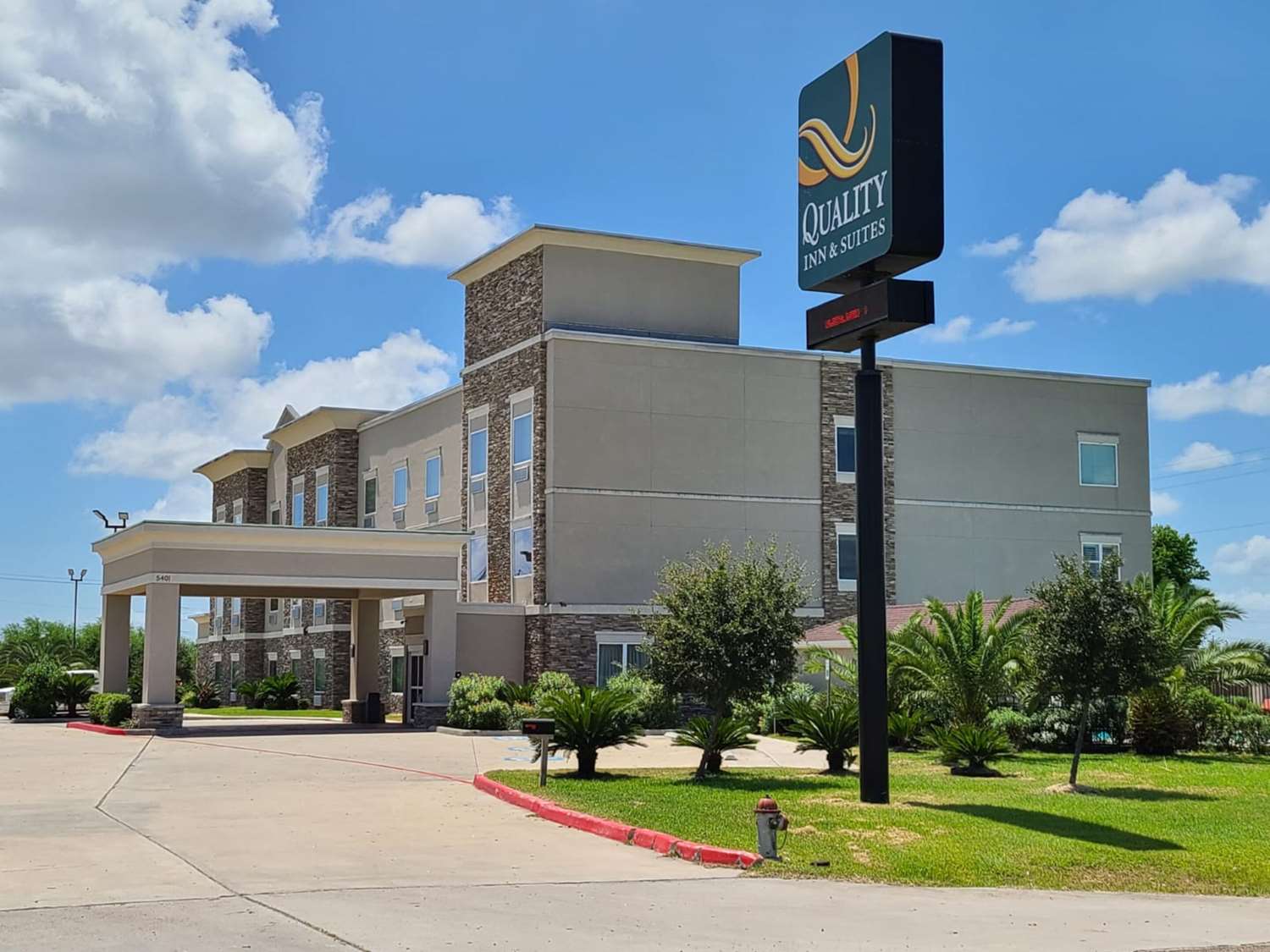 Quality Inn and Suites Victoria East 34/38
