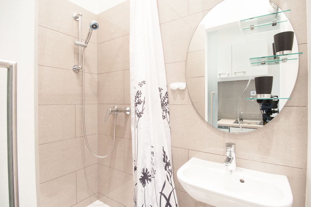 Royal Resort Apartments Westbahnhof 32/42