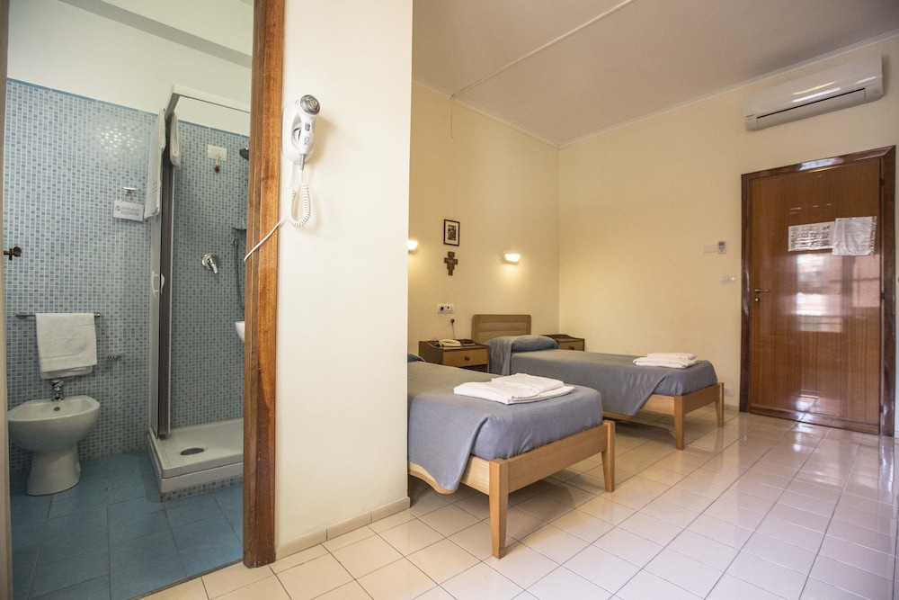 Istituto Piccole Ancelle Di Cristo Re 9/41