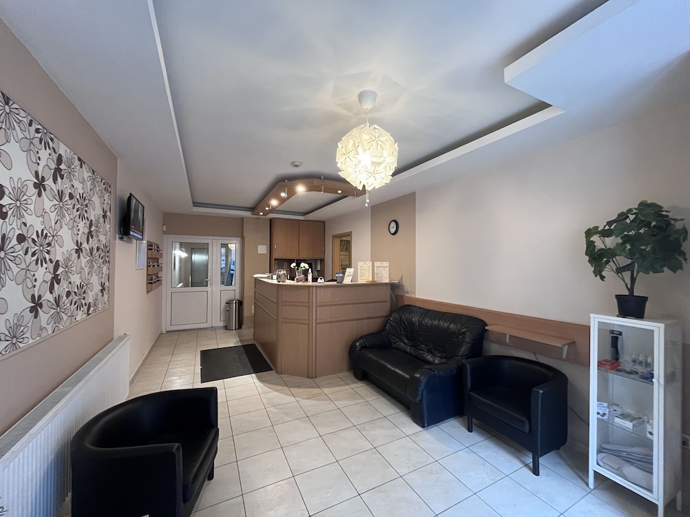 Hotel Papillon 4/50