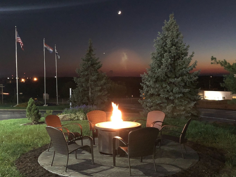 PINEMARK Inn Suites Events 46/50