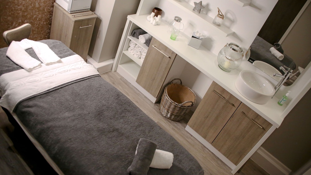 Netherwood Hotel Spa 44/50
