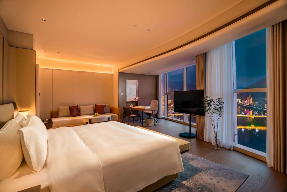 Deluxe, Suite, King Bed
