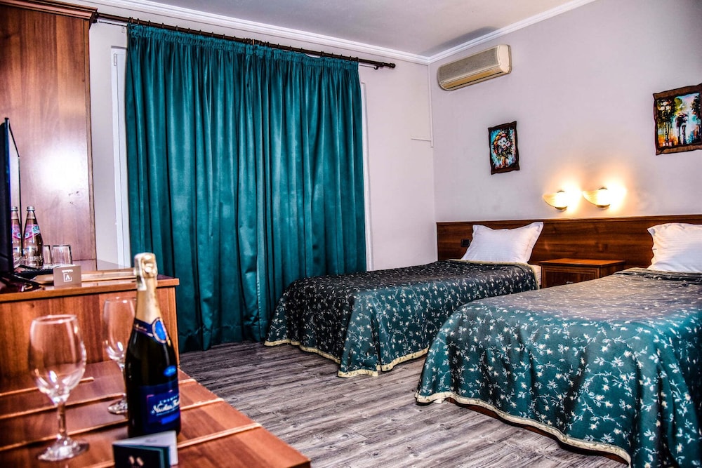 VH Broadway Tirana Hotel 15/50