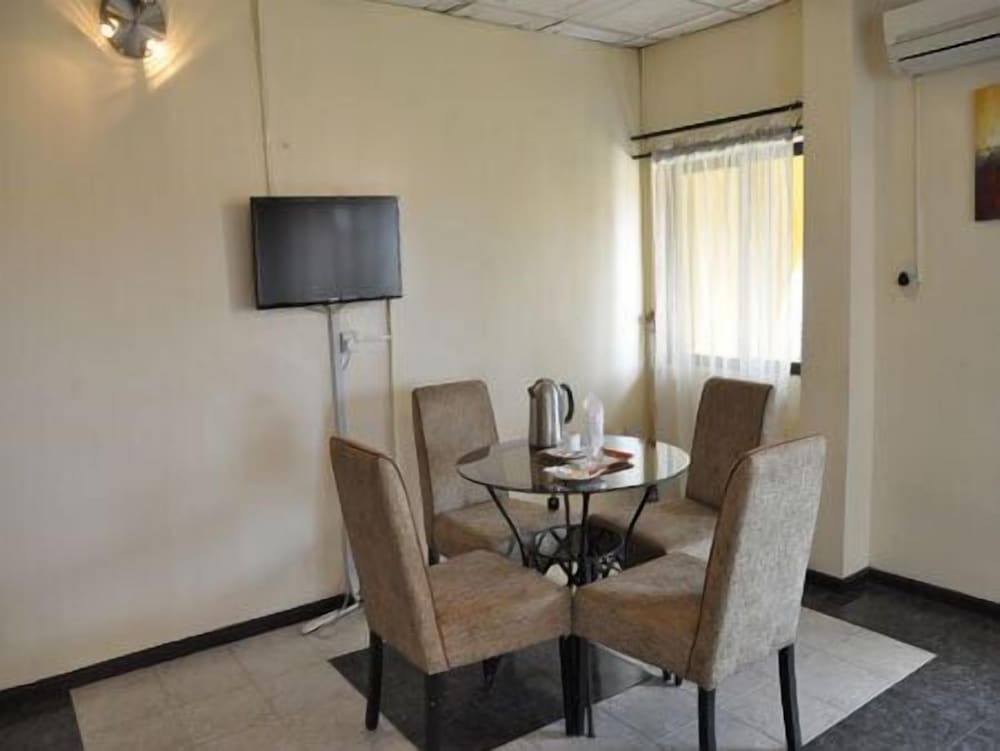 Solitude Hotel Yaba 33/50