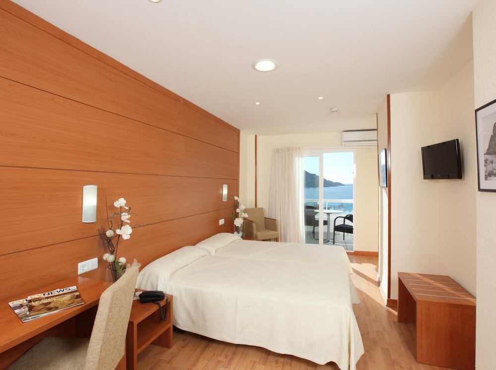 HOTEL CENTRO MAR(FORMERLY CENTRO PLAYA) 7/24