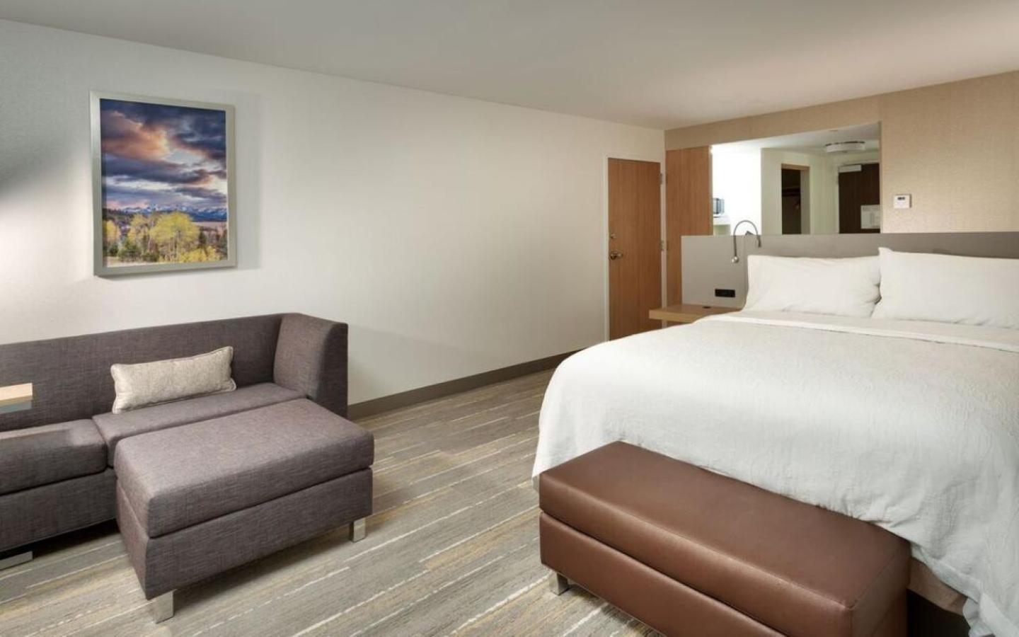 JUNIOR SUITE, KING BED