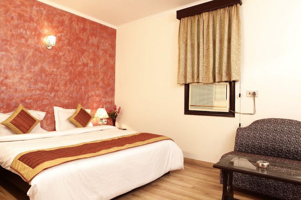 Delhi Darbar hotel 28/63