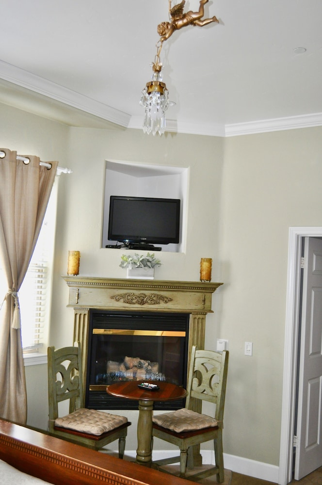 Cayucos Sunset Inn Bed and Breakfast 32/50