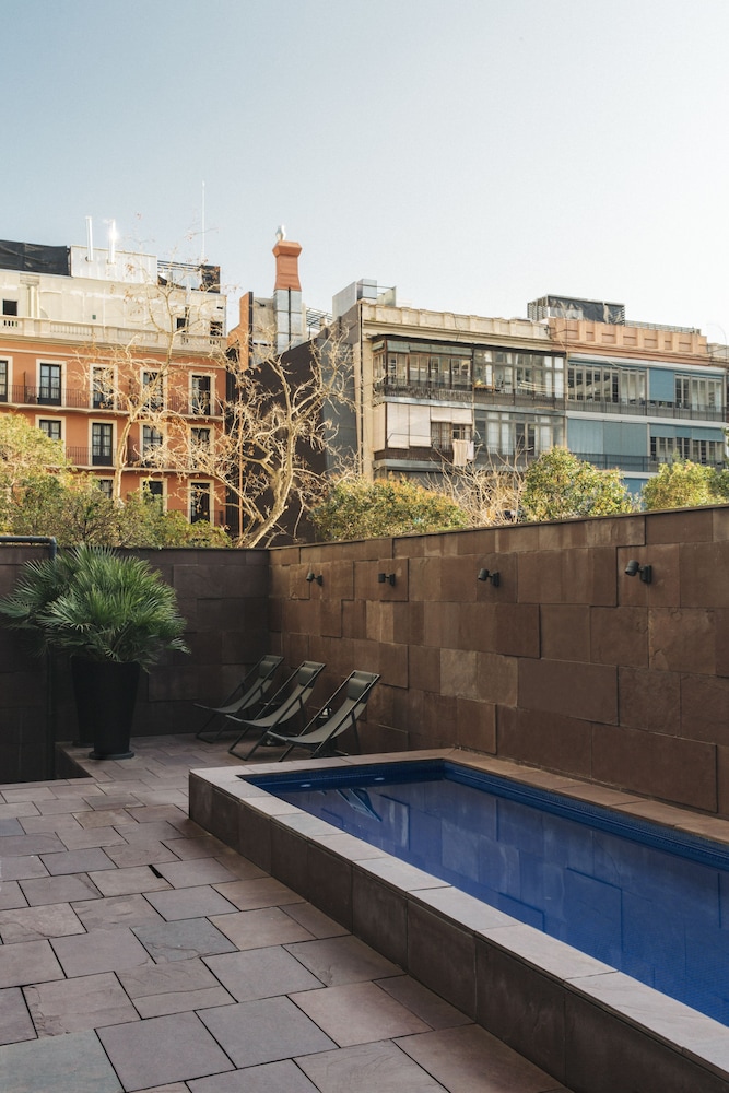 Suites Avenue 40/46