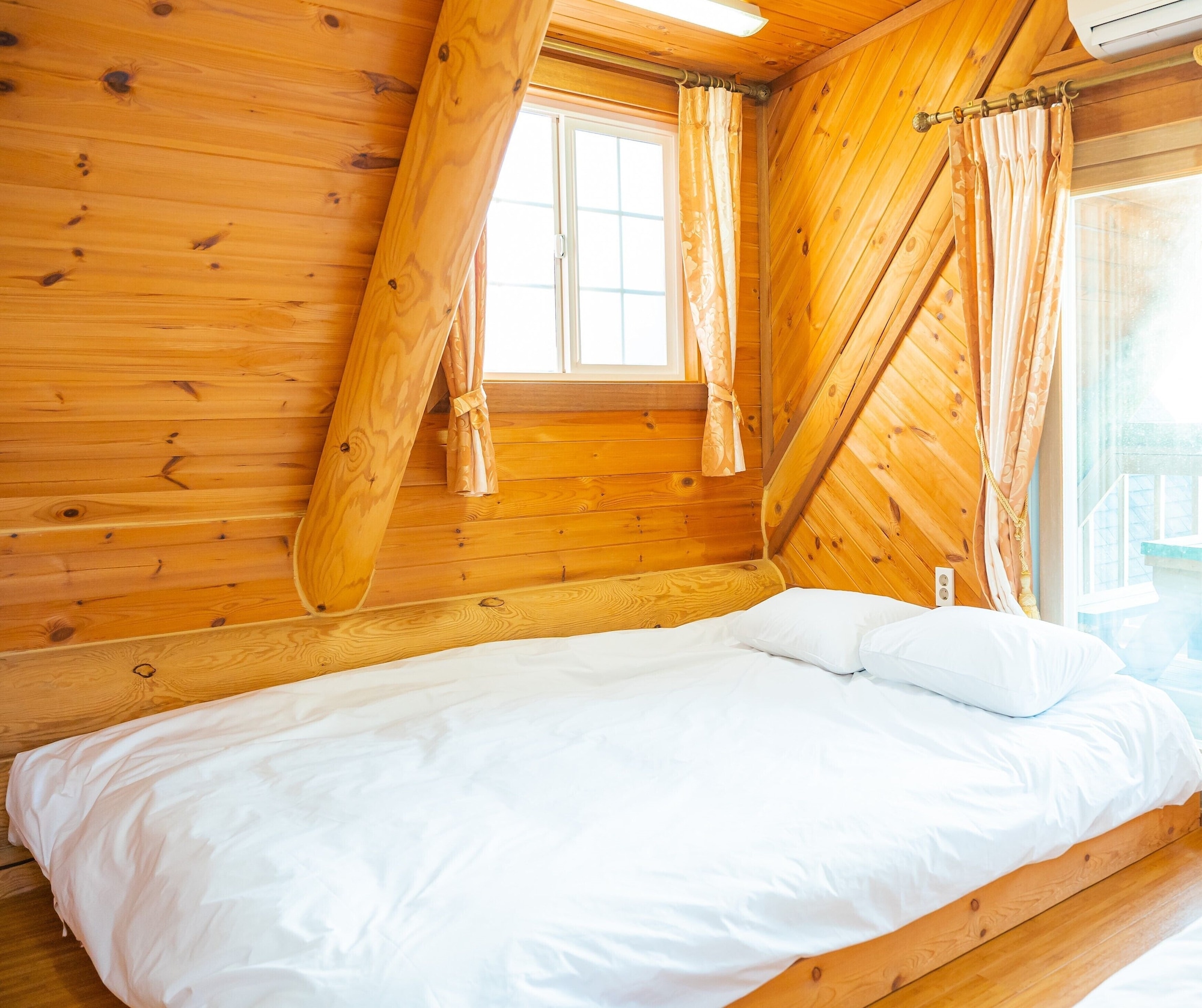 VILLA, DOUBLE BED
