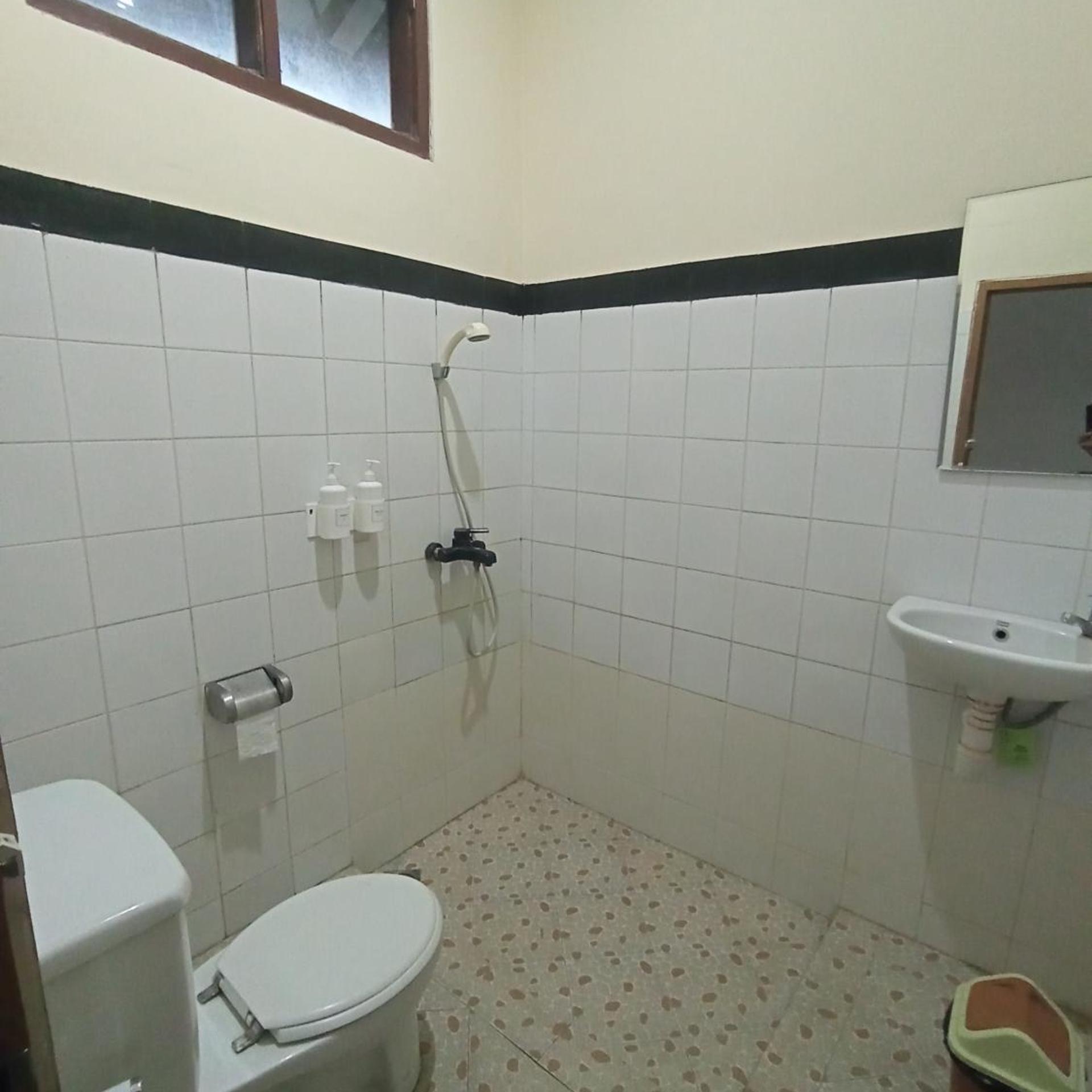 Yokima Beach Hotel 35/43