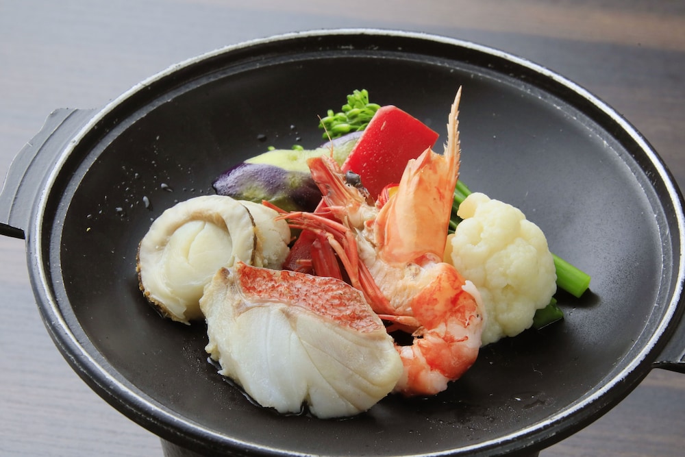 Izu Ippekiko Lakeside Terrace (Ex. Kishu Tetsudo Izu Ippekiko Hotel) 5/30