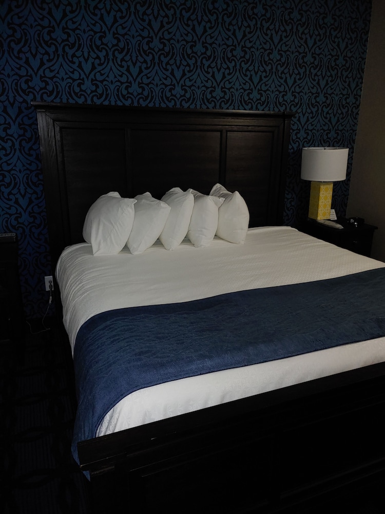 Riverside Inn 26/60