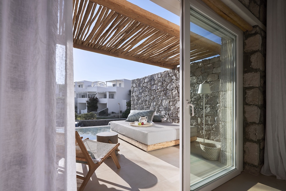 Artemis Seaside Resort 46/82