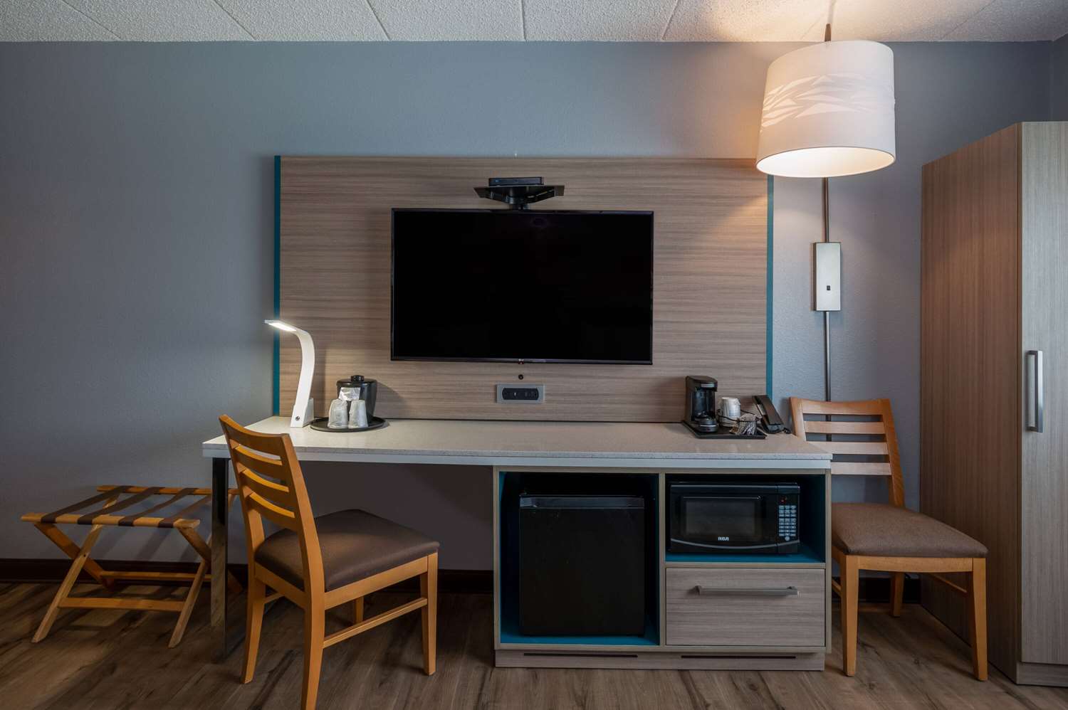 AmericInn by Wyndham Eau Claire 20/28